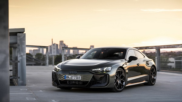 아우디 e-트론 GT F/L